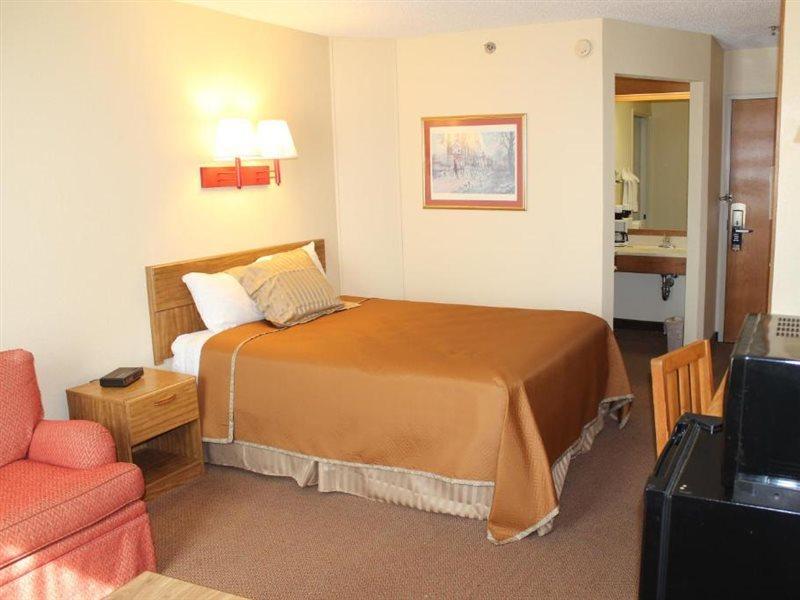 Travelodge By Wyndham Perry National Fairgrounds Area I-75 Exterior photo