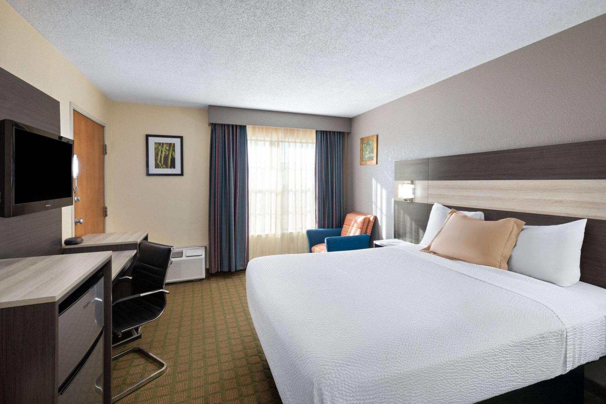 Travelodge By Wyndham Perry National Fairgrounds Area I-75 Exterior photo
