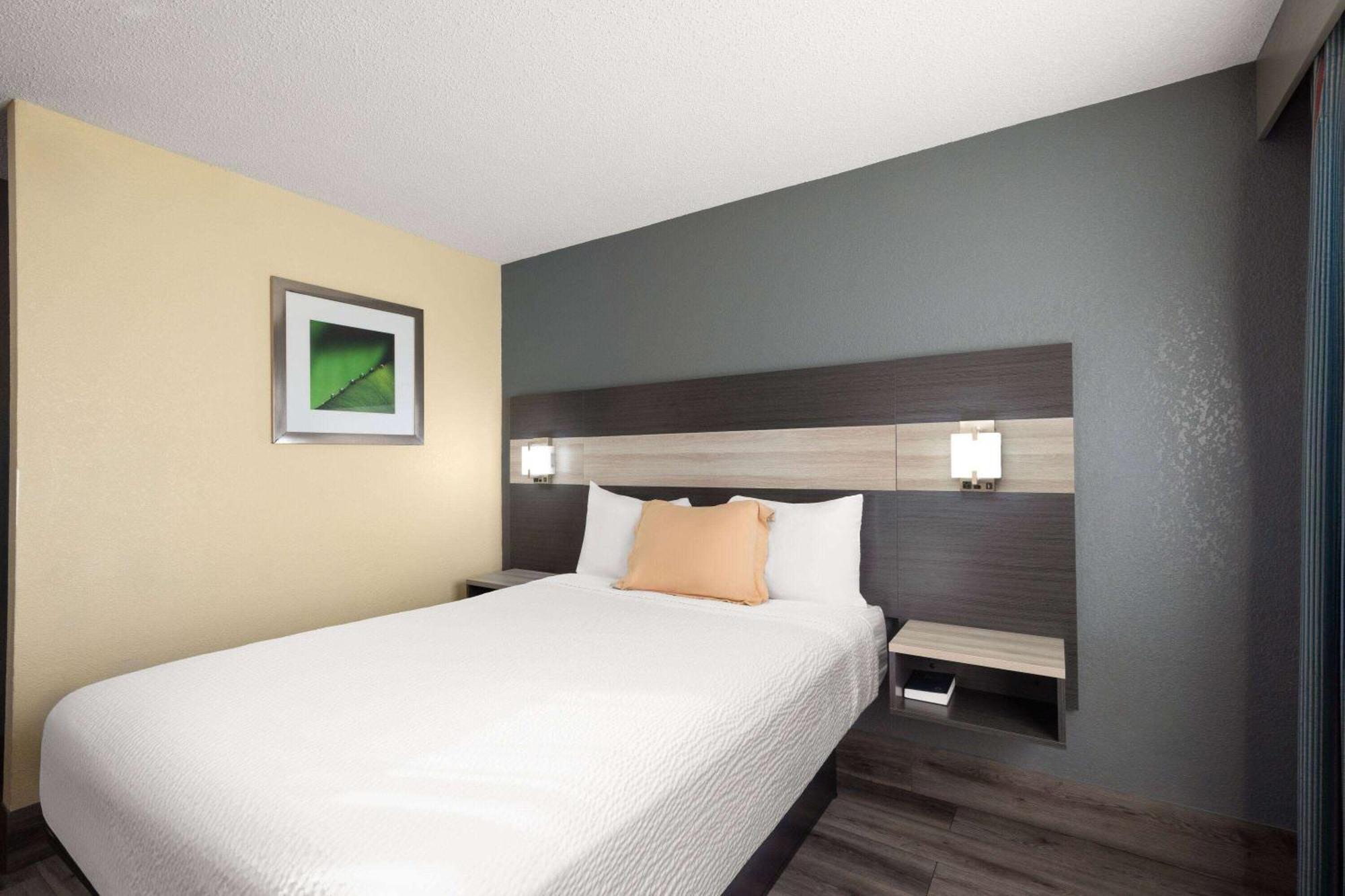 Travelodge By Wyndham Perry National Fairgrounds Area I-75 Exterior photo