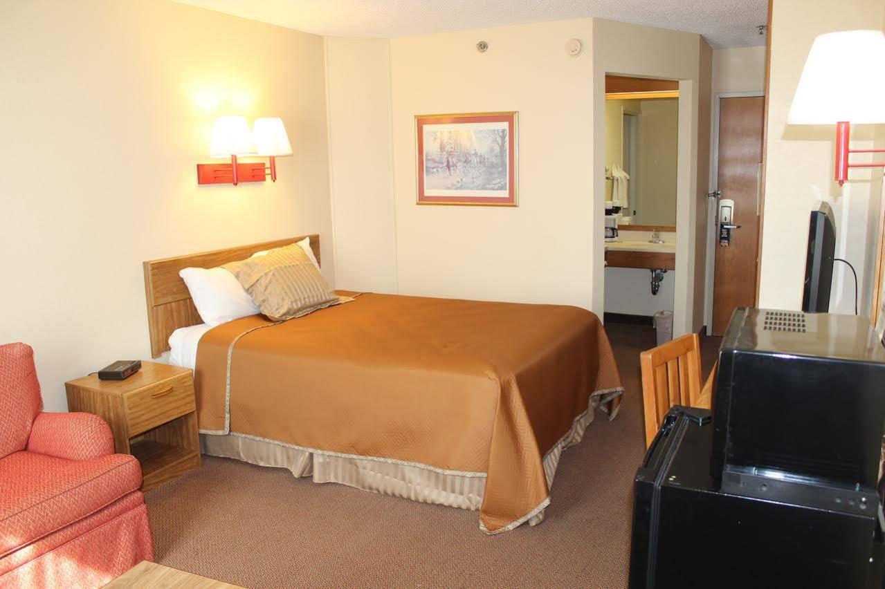 Travelodge By Wyndham Perry National Fairgrounds Area I-75 Exterior photo